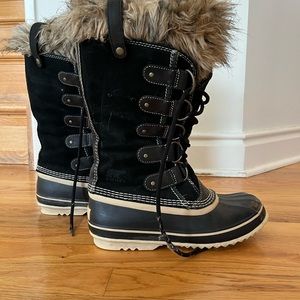 SOREL Joan Of Arctic Winter Boots- Black Excellent Condition